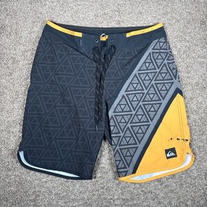 Quiksilver Mens Board Shorts Geometric Print Orange Black 33 Hawaii New Wave
